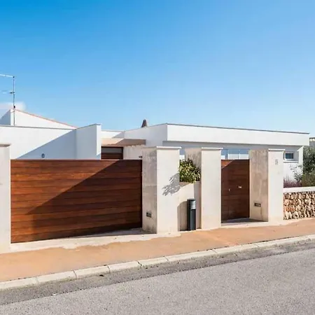 Sleeps 7 Pool Air Con Wifi