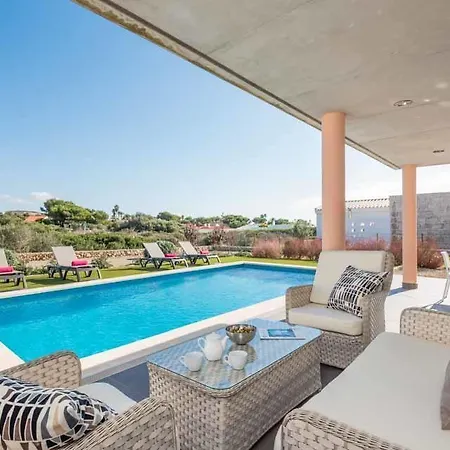Sleeps 7 Pool Air Con Wifi 빌라