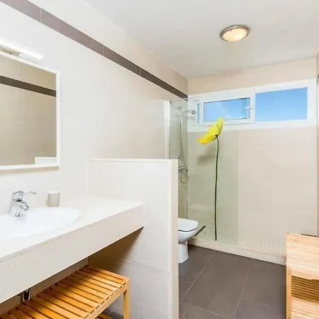 Sleeps 7 Pool Air Con Wifi *